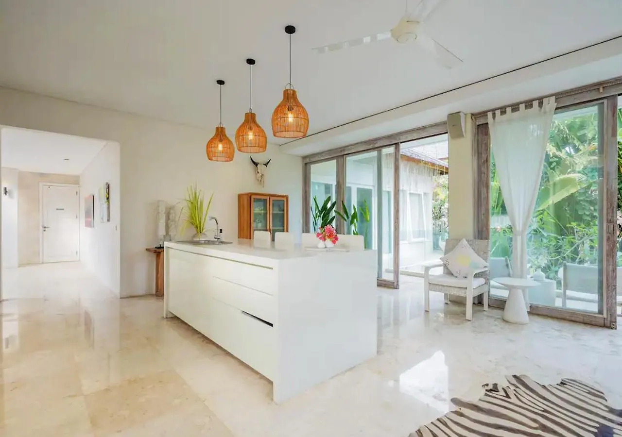 Bali Luxe Villa Beachfront Rooftop Sunsets Canggu Indonesien