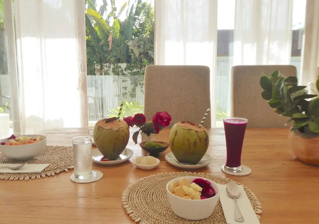 Bali Luxe Villa Beachfront Rooftop Sunsets Canggu Indonesien