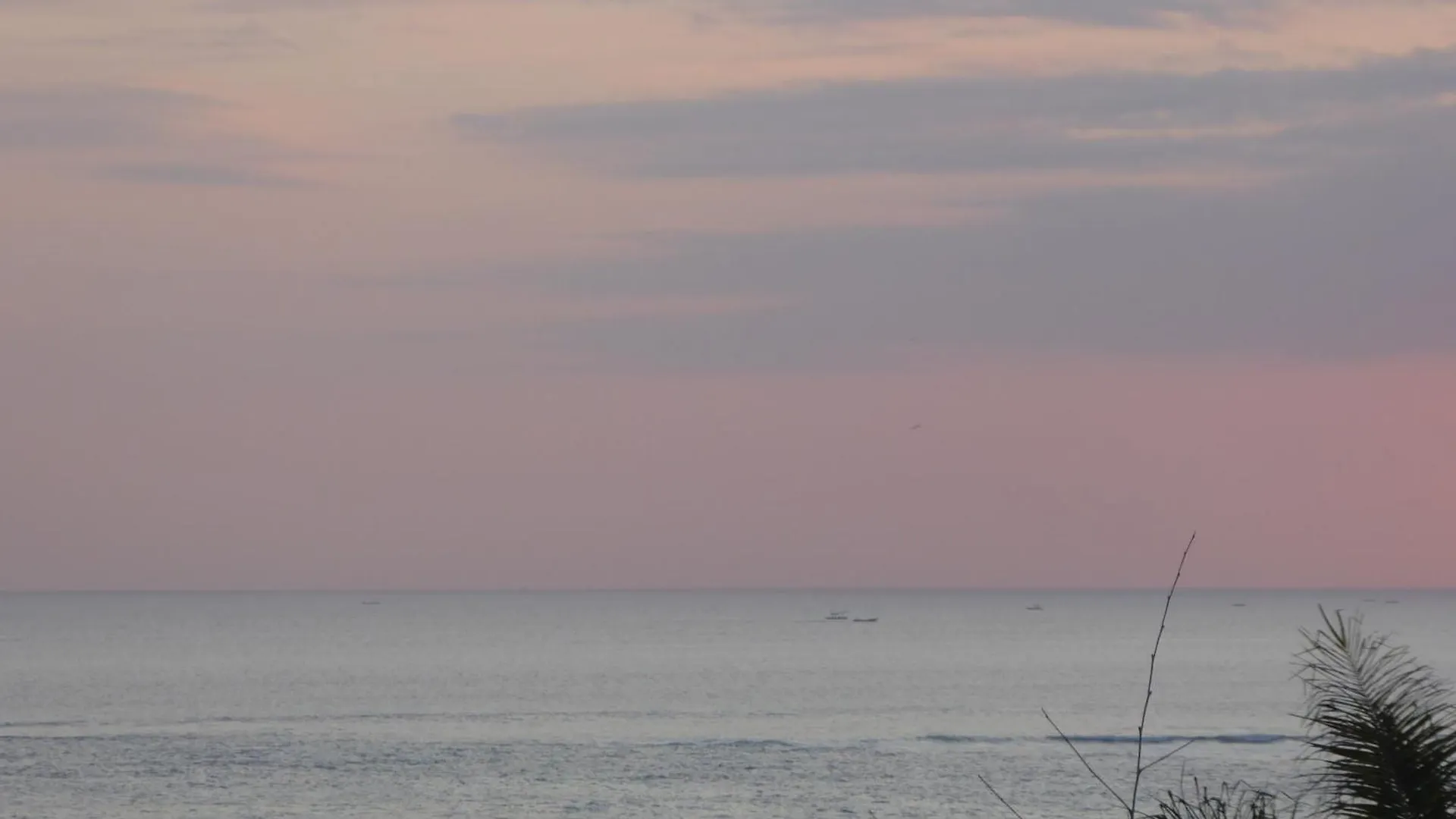 Bali Luxe Villa Beachfront Rooftop Sunsets Canggu Indonesien