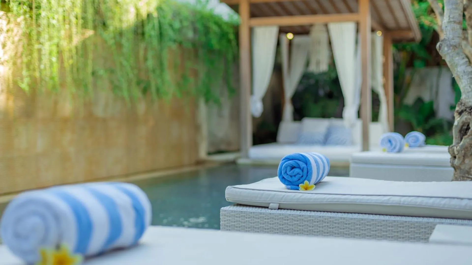 Bali Luxe Villa Beachfront Rooftop Sunsets Canggu